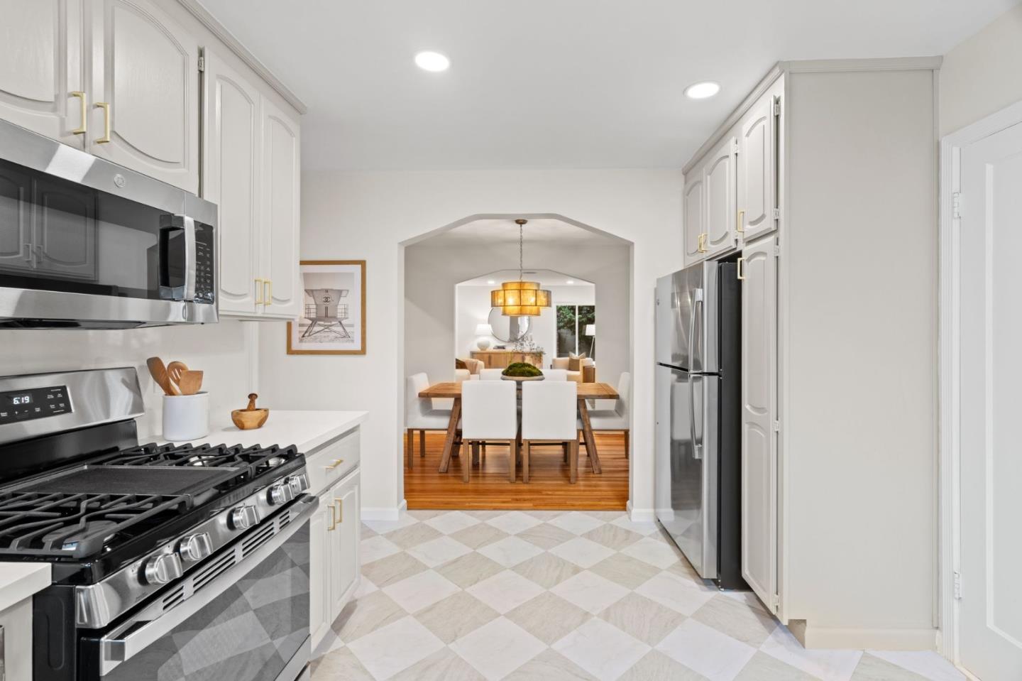 Detail Gallery Image 21 of 69 For 2475 Fernwood Ave, San Jose,  CA 95128 - 3 Beds | 1 Baths