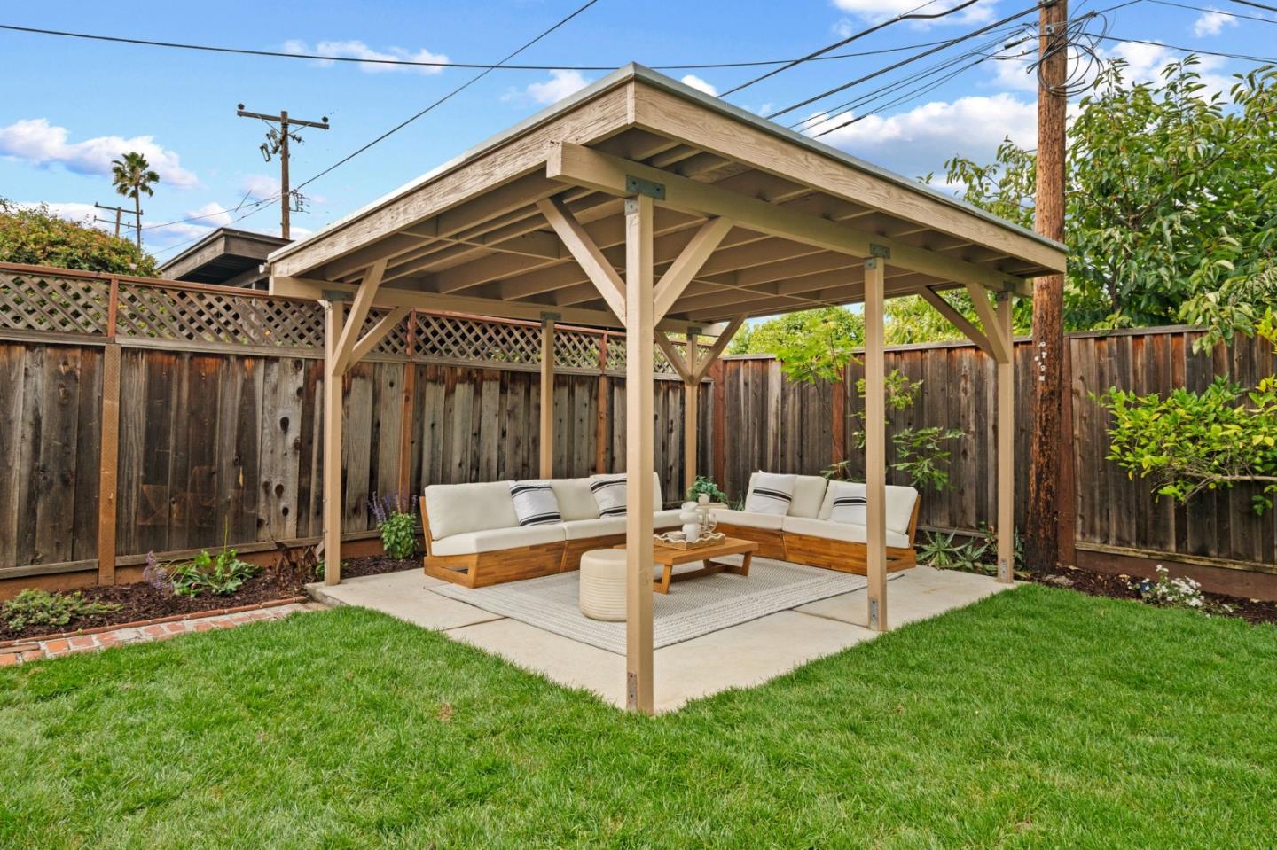 Detail Gallery Image 37 of 69 For 2475 Fernwood Ave, San Jose,  CA 95128 - 3 Beds | 1 Baths