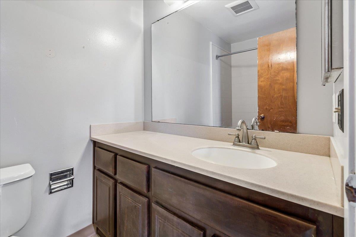 Detail Gallery Image 10 of 31 For 166 Kern St #19,  Salinas,  CA 93905 - 1 Beds | 2 Baths