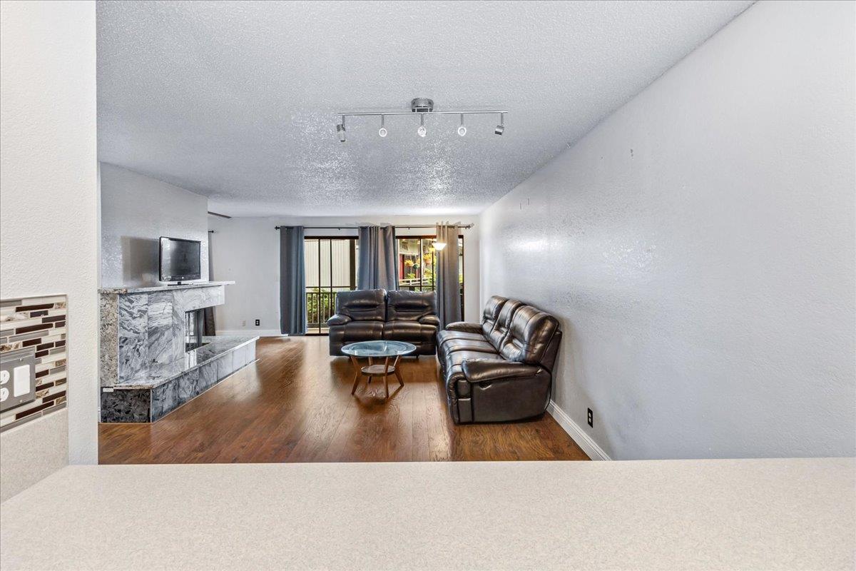 Detail Gallery Image 12 of 31 For 166 Kern St #19,  Salinas,  CA 93905 - 1 Beds | 2 Baths