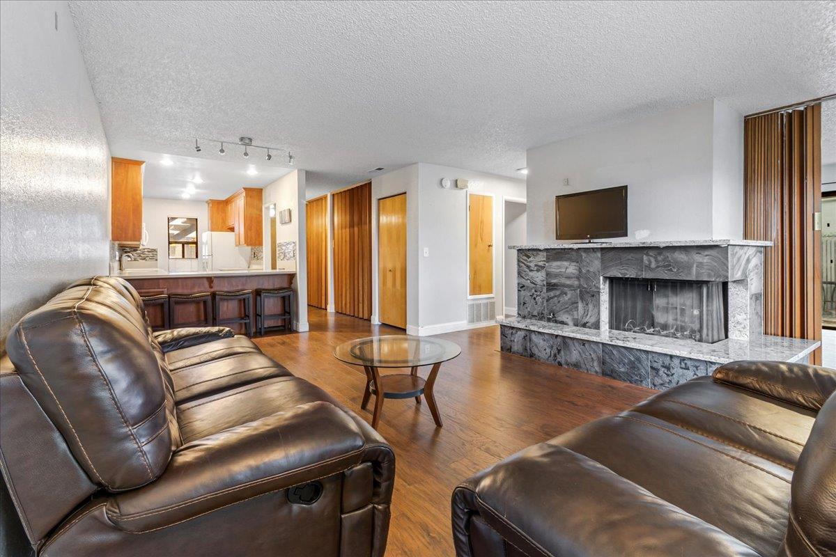 Detail Gallery Image 14 of 31 For 166 Kern St #19,  Salinas,  CA 93905 - 1 Beds | 2 Baths