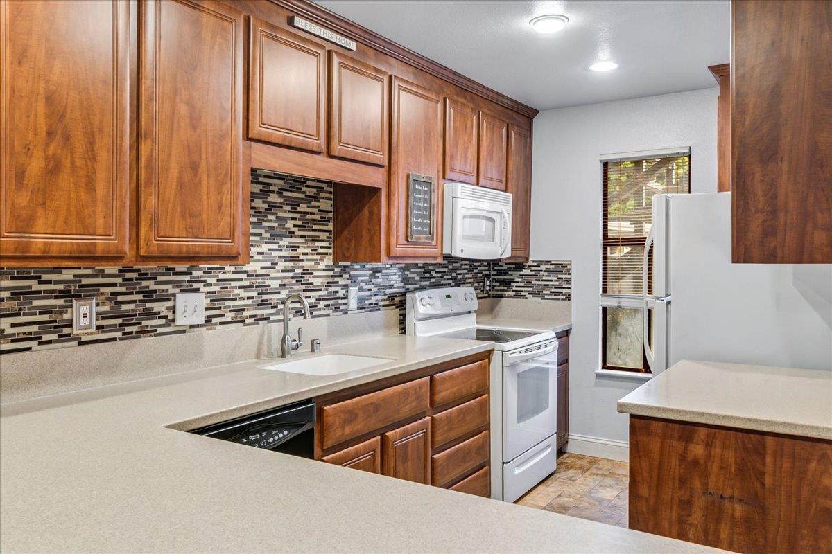 Detail Gallery Image 22 of 31 For 166 Kern St #19,  Salinas,  CA 93905 - 1 Beds | 2 Baths