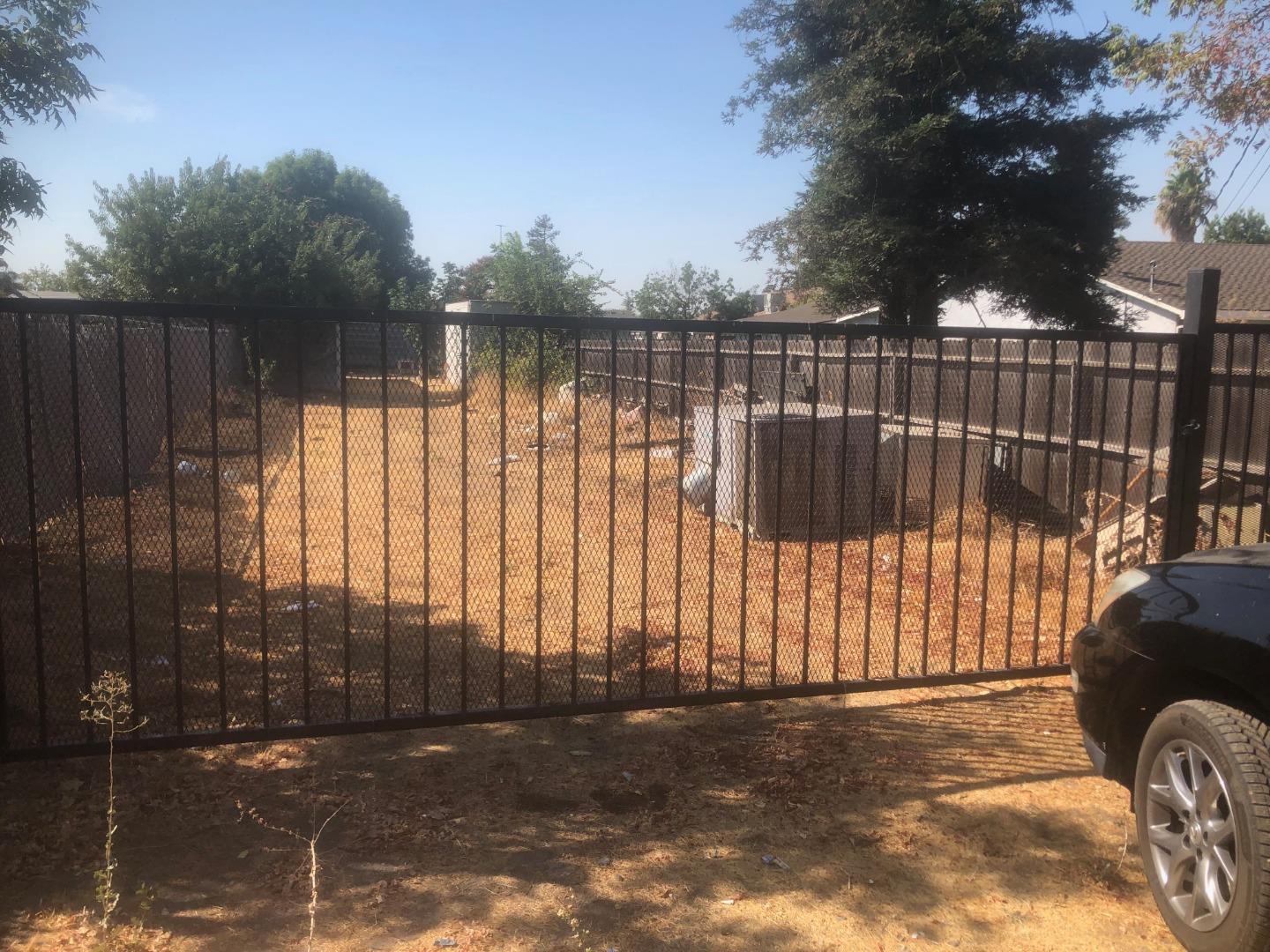 Detail Gallery Image 3 of 13 For 628 Williams Ave, Turlock,  CA 95380 - 4 Beds | 4 Baths