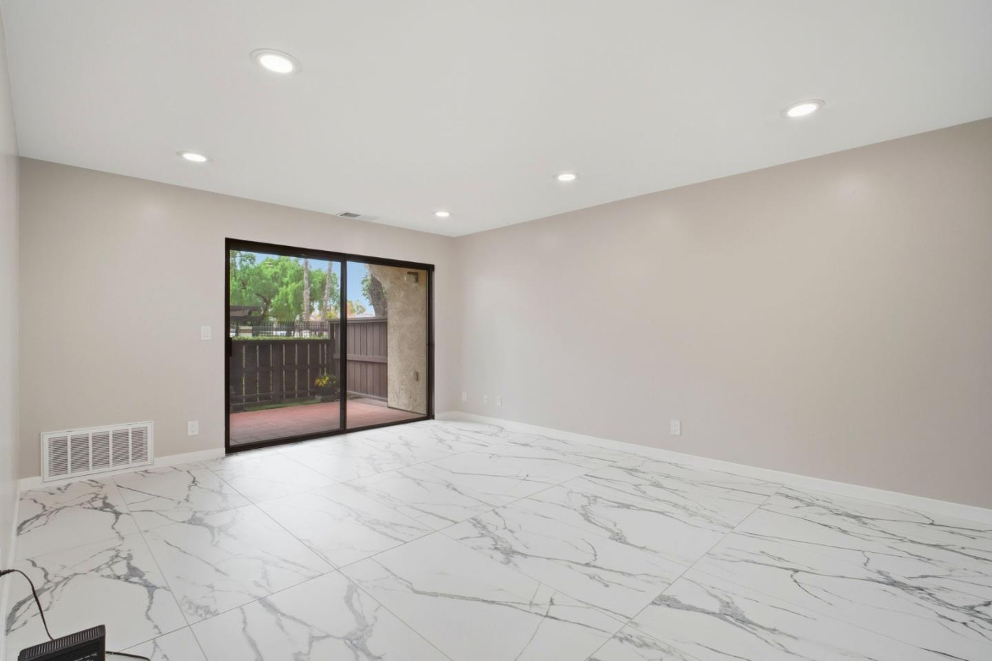 Detail Gallery Image 6 of 45 For 39975 Cedar Blvd #136,  Newark,  CA 94560 - 2 Beds | 2 Baths