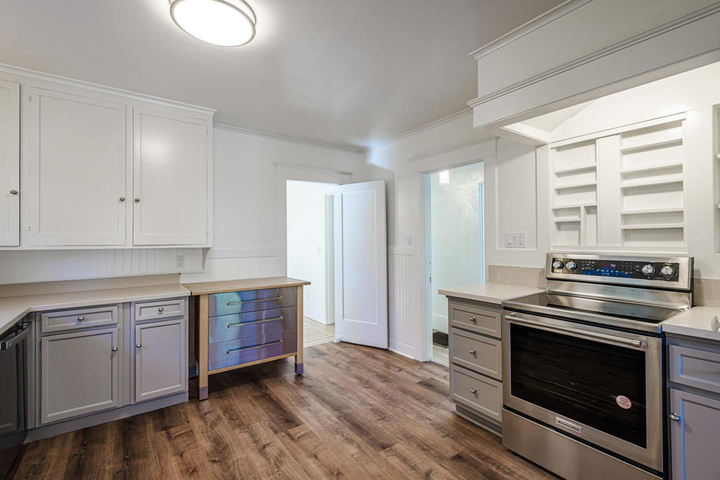 Detail Gallery Image 15 of 34 For 1316 Bernal Ave, Burlingame,  CA 94010 - 2 Beds | 1/1 Baths