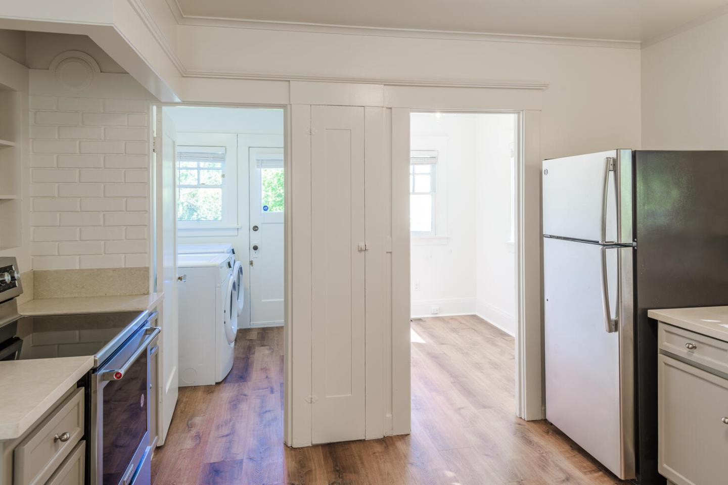 Detail Gallery Image 17 of 34 For 1316 Bernal Ave, Burlingame,  CA 94010 - 2 Beds | 1/1 Baths