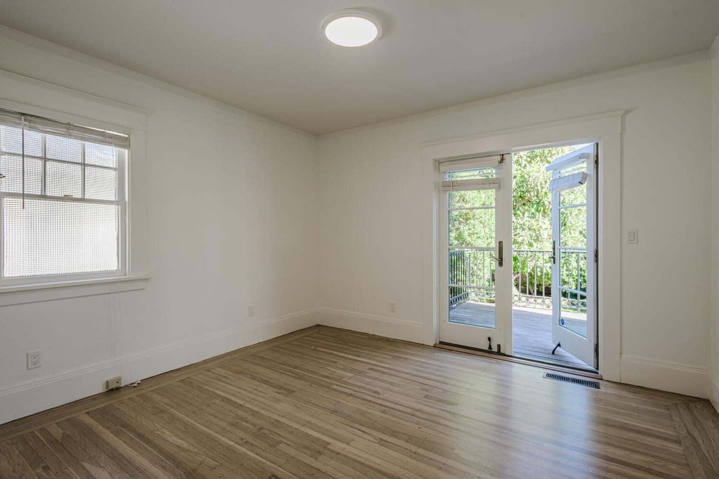 Detail Gallery Image 20 of 34 For 1316 Bernal Ave, Burlingame,  CA 94010 - 2 Beds | 1/1 Baths