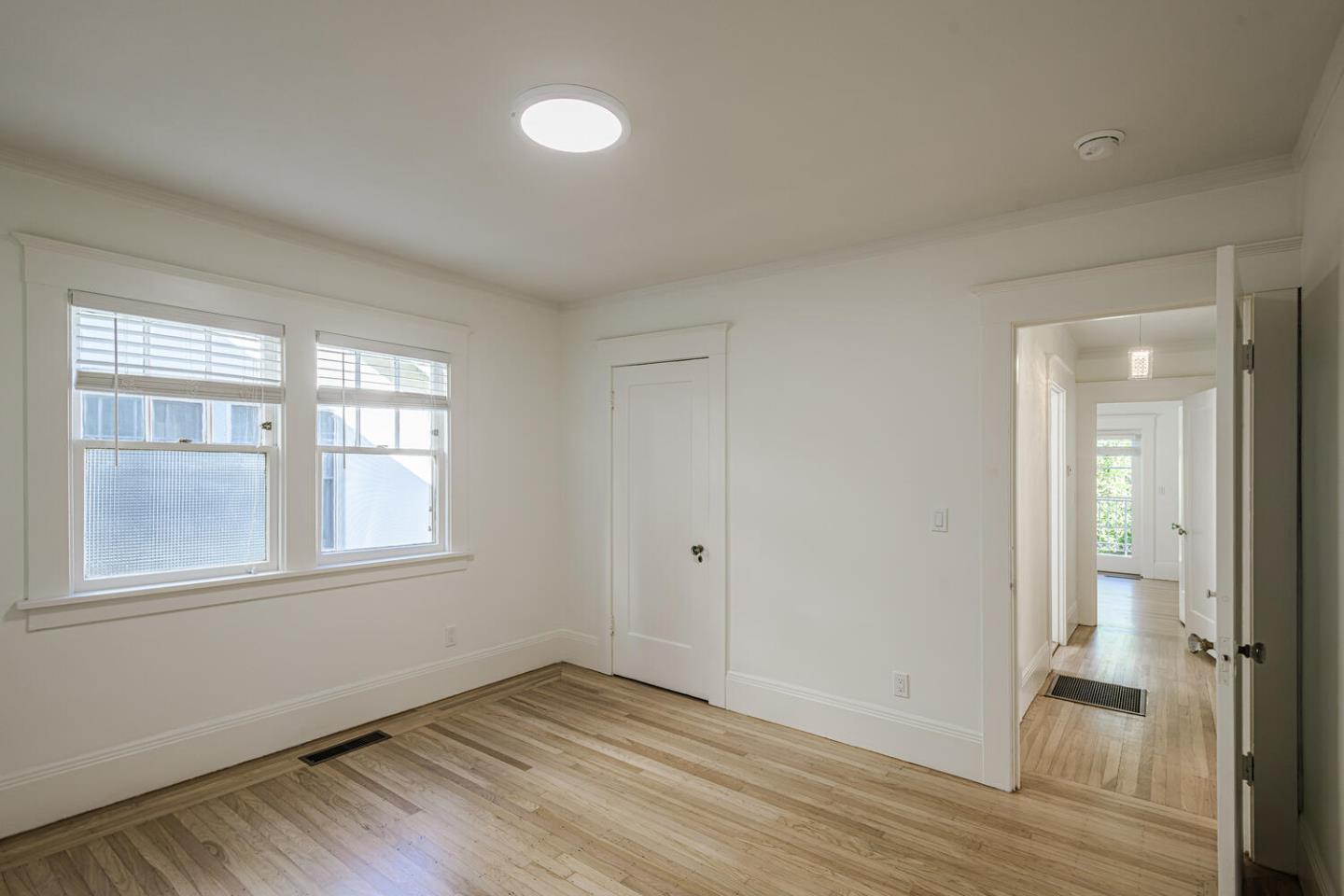 Detail Gallery Image 23 of 34 For 1316 Bernal Ave, Burlingame,  CA 94010 - 2 Beds | 1/1 Baths