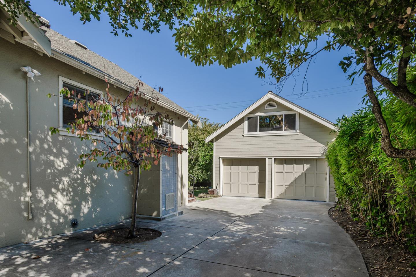 Detail Gallery Image 25 of 34 For 1316 Bernal Ave, Burlingame,  CA 94010 - 2 Beds | 1/1 Baths