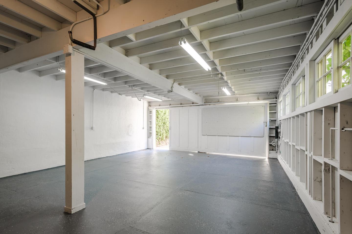 Detail Gallery Image 30 of 34 For 1316 Bernal Ave, Burlingame,  CA 94010 - 2 Beds | 1/1 Baths