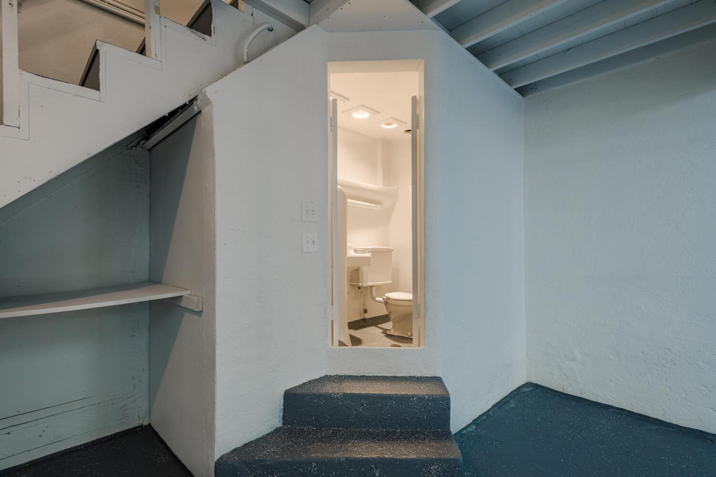 Detail Gallery Image 31 of 34 For 1316 Bernal Ave, Burlingame,  CA 94010 - 2 Beds | 1/1 Baths