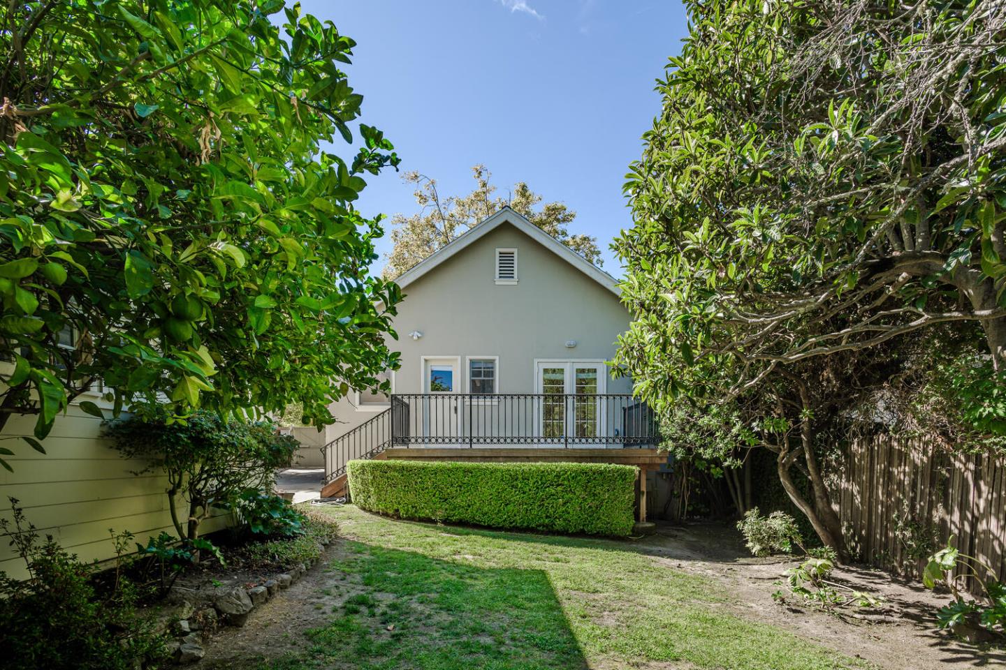 Detail Gallery Image 32 of 34 For 1316 Bernal Ave, Burlingame,  CA 94010 - 2 Beds | 1/1 Baths