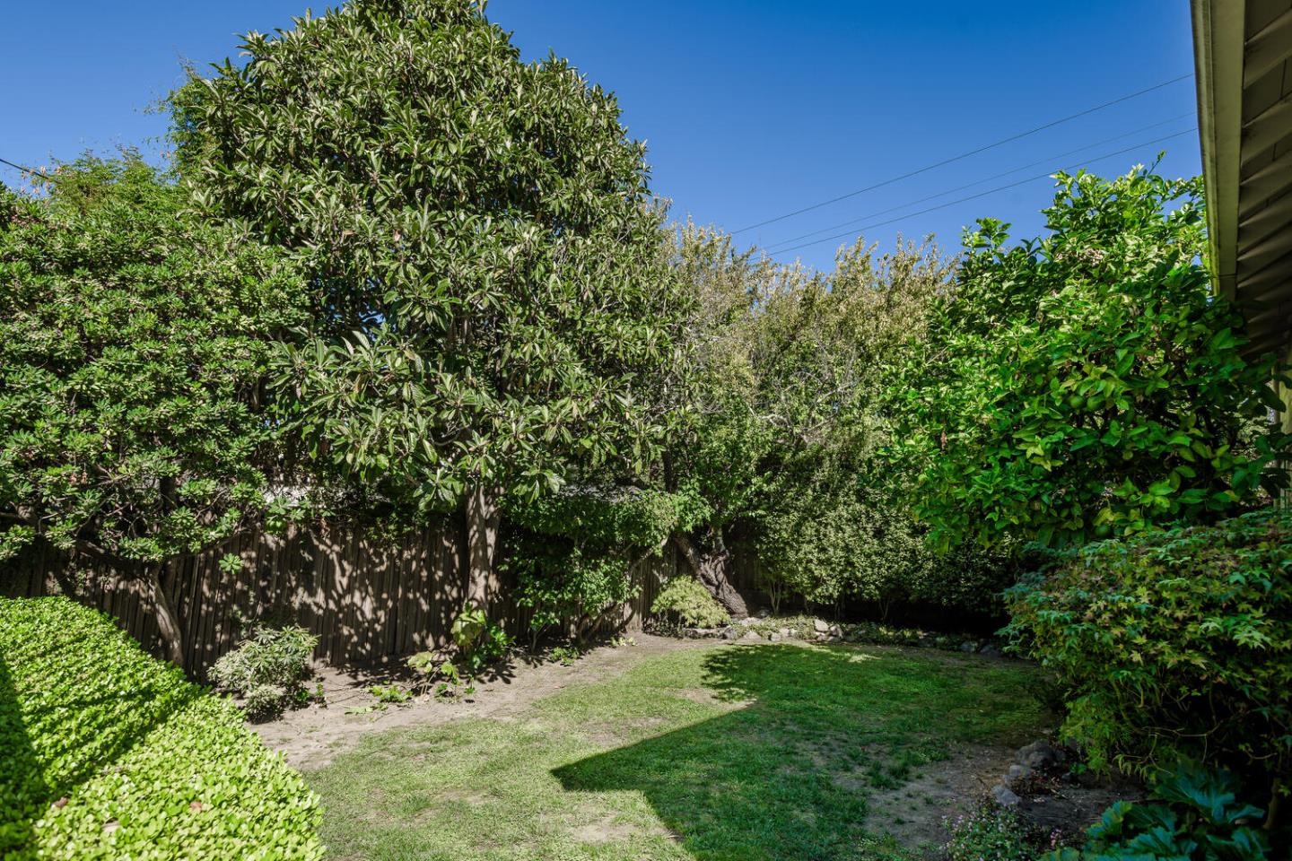 Detail Gallery Image 33 of 34 For 1316 Bernal Ave, Burlingame,  CA 94010 - 2 Beds | 1/1 Baths