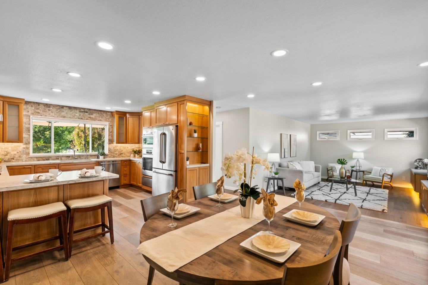 Detail Gallery Image 4 of 36 For 2772 Quinto Way, San Jose,  CA 95124 - 4 Beds | 2 Baths