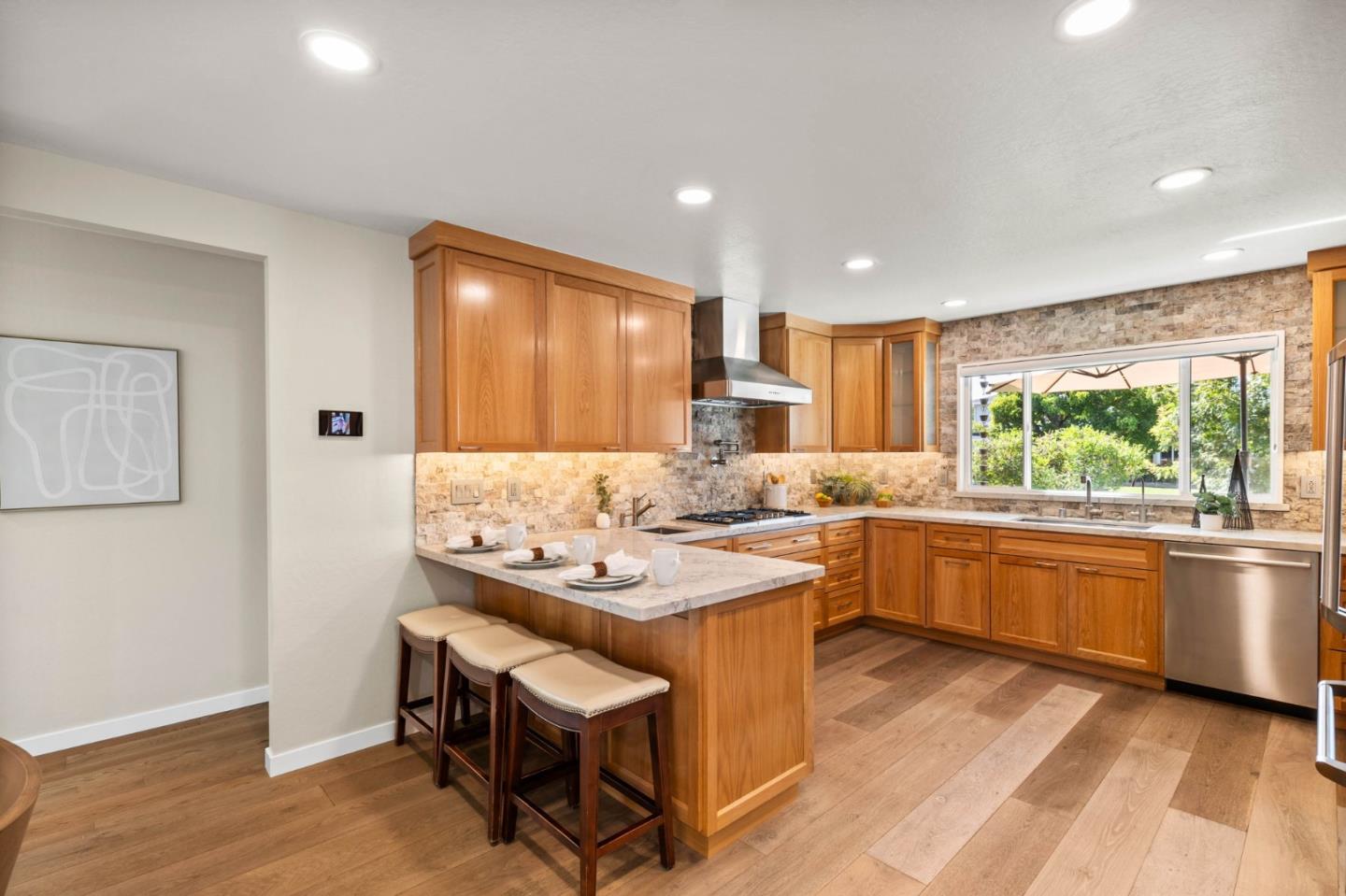 Detail Gallery Image 6 of 36 For 2772 Quinto Way, San Jose,  CA 95124 - 4 Beds | 2 Baths