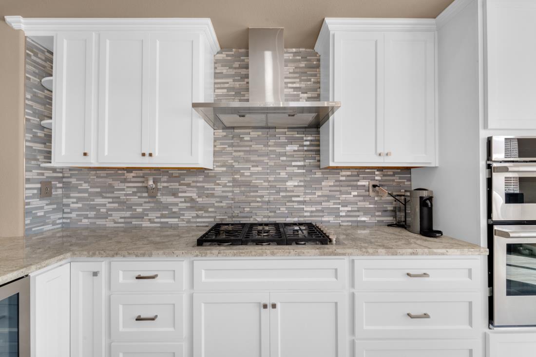 Detail Gallery Image 13 of 33 For 15 Stony Brook Cir, Salinas,  CA 93906 - 4 Beds | 3 Baths