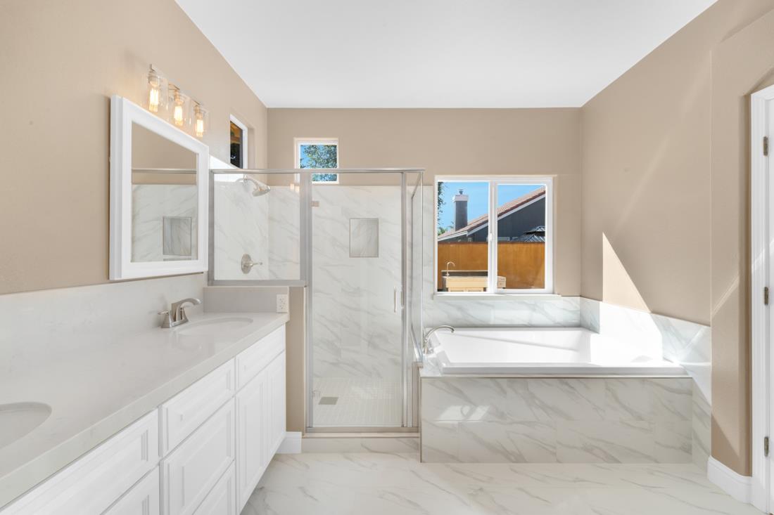 Detail Gallery Image 19 of 33 For 15 Stony Brook Cir, Salinas,  CA 93906 - 4 Beds | 3 Baths