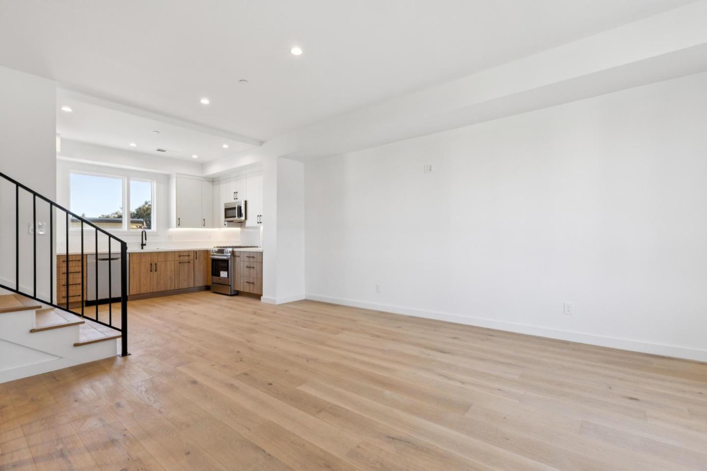 Detail Gallery Image 14 of 45 For 1433 Floribunda Ave #7,  Burlingame,  CA 94010 - 2 Beds | 2/1 Baths