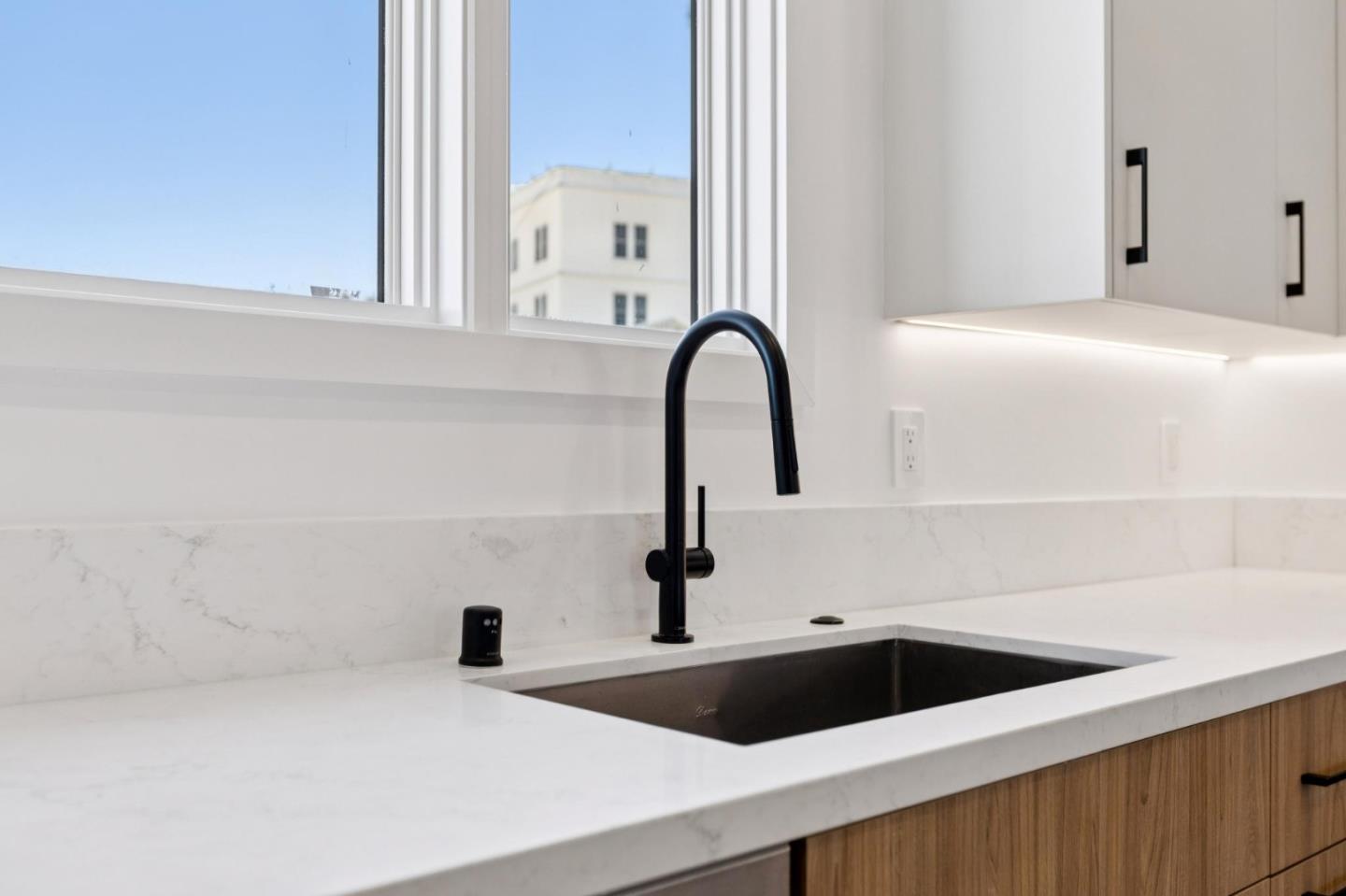 Detail Gallery Image 23 of 45 For 1433 Floribunda Ave #7,  Burlingame,  CA 94010 - 2 Beds | 2/1 Baths