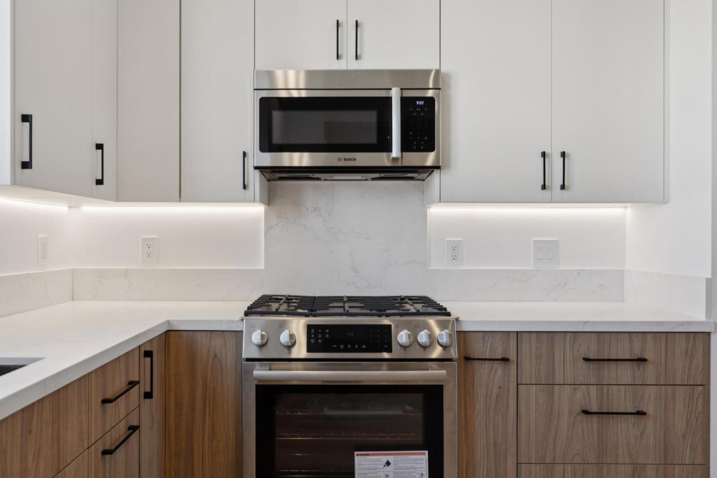 Detail Gallery Image 25 of 45 For 1433 Floribunda Ave #7,  Burlingame,  CA 94010 - 2 Beds | 2/1 Baths