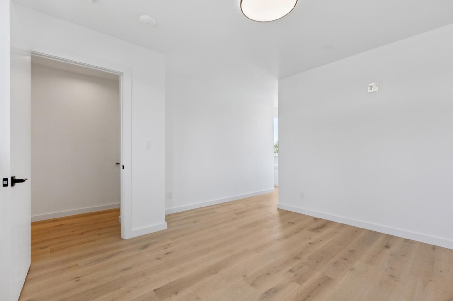 Detail Gallery Image 30 of 45 For 1433 Floribunda Ave #7,  Burlingame,  CA 94010 - 2 Beds | 2/1 Baths