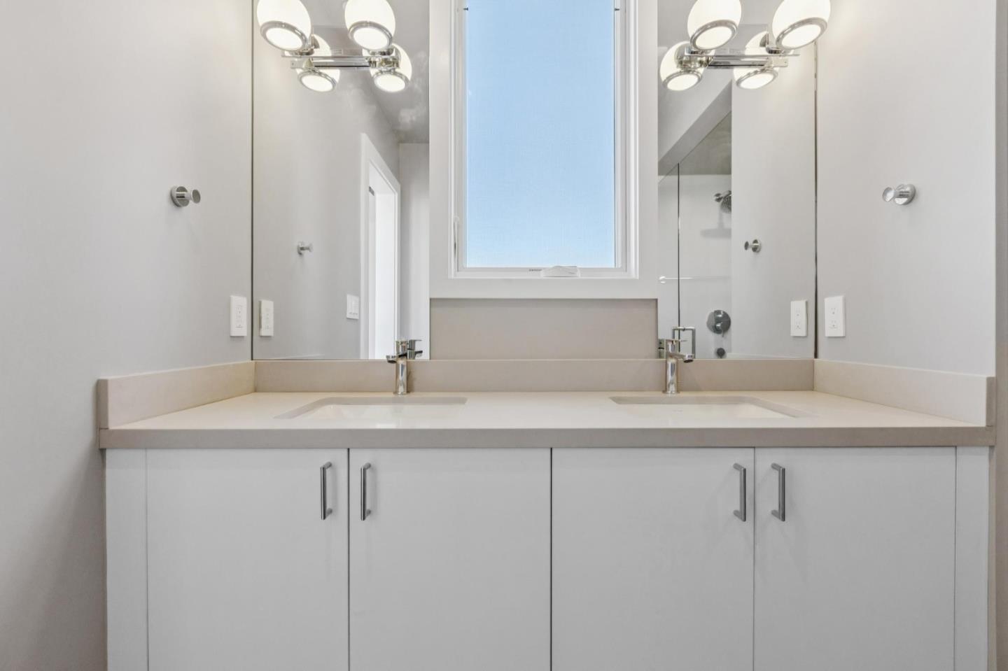 Detail Gallery Image 33 of 45 For 1433 Floribunda Ave #7,  Burlingame,  CA 94010 - 2 Beds | 2/1 Baths