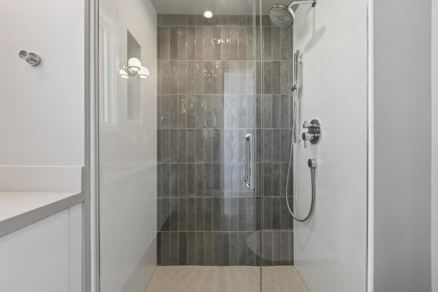 Detail Gallery Image 35 of 45 For 1433 Floribunda Ave #7,  Burlingame,  CA 94010 - 2 Beds | 2/1 Baths