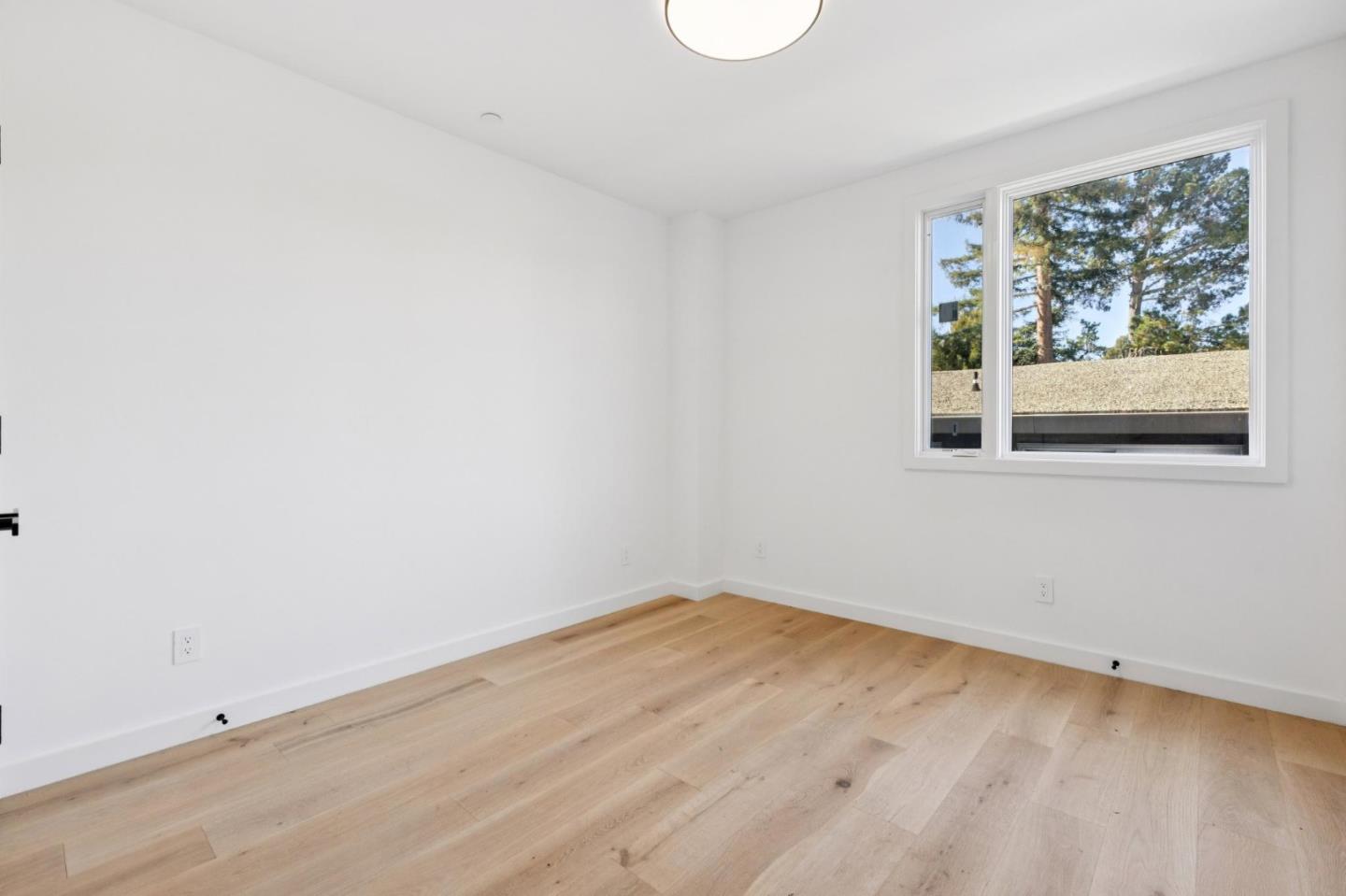 Detail Gallery Image 7 of 45 For 1433 Floribunda Ave #7,  Burlingame,  CA 94010 - 2 Beds | 2/1 Baths