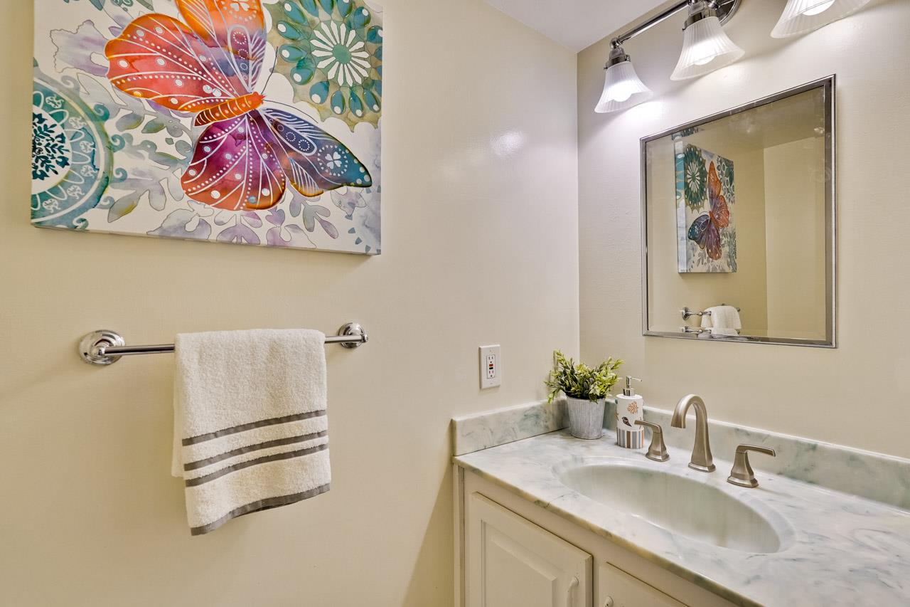 Detail Gallery Image 33 of 52 For 19423 Vineyard Ln, Saratoga,  CA 95070 - 3 Beds | 2/1 Baths