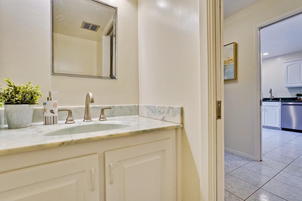 Detail Gallery Image 34 of 52 For 19423 Vineyard Ln, Saratoga,  CA 95070 - 3 Beds | 2/1 Baths