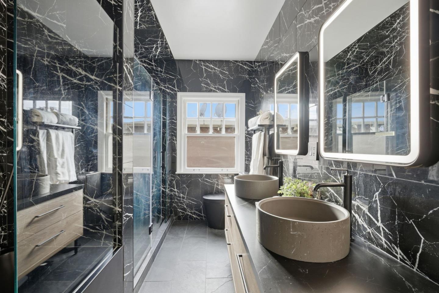 Detail Gallery Image 18 of 36 For 240 Wildwood Ave, Piedmont,  CA 94610 - 3 Beds | 2 Baths