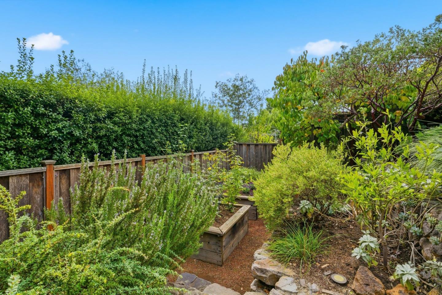 Detail Gallery Image 27 of 36 For 240 Wildwood Ave, Piedmont,  CA 94610 - 3 Beds | 2 Baths