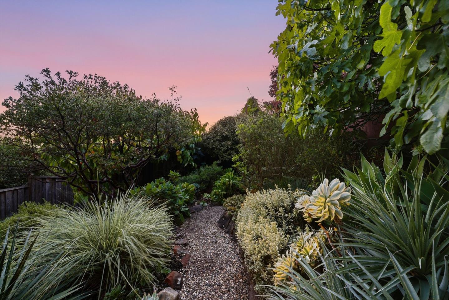 Detail Gallery Image 28 of 36 For 240 Wildwood Ave, Piedmont,  CA 94610 - 3 Beds | 2 Baths