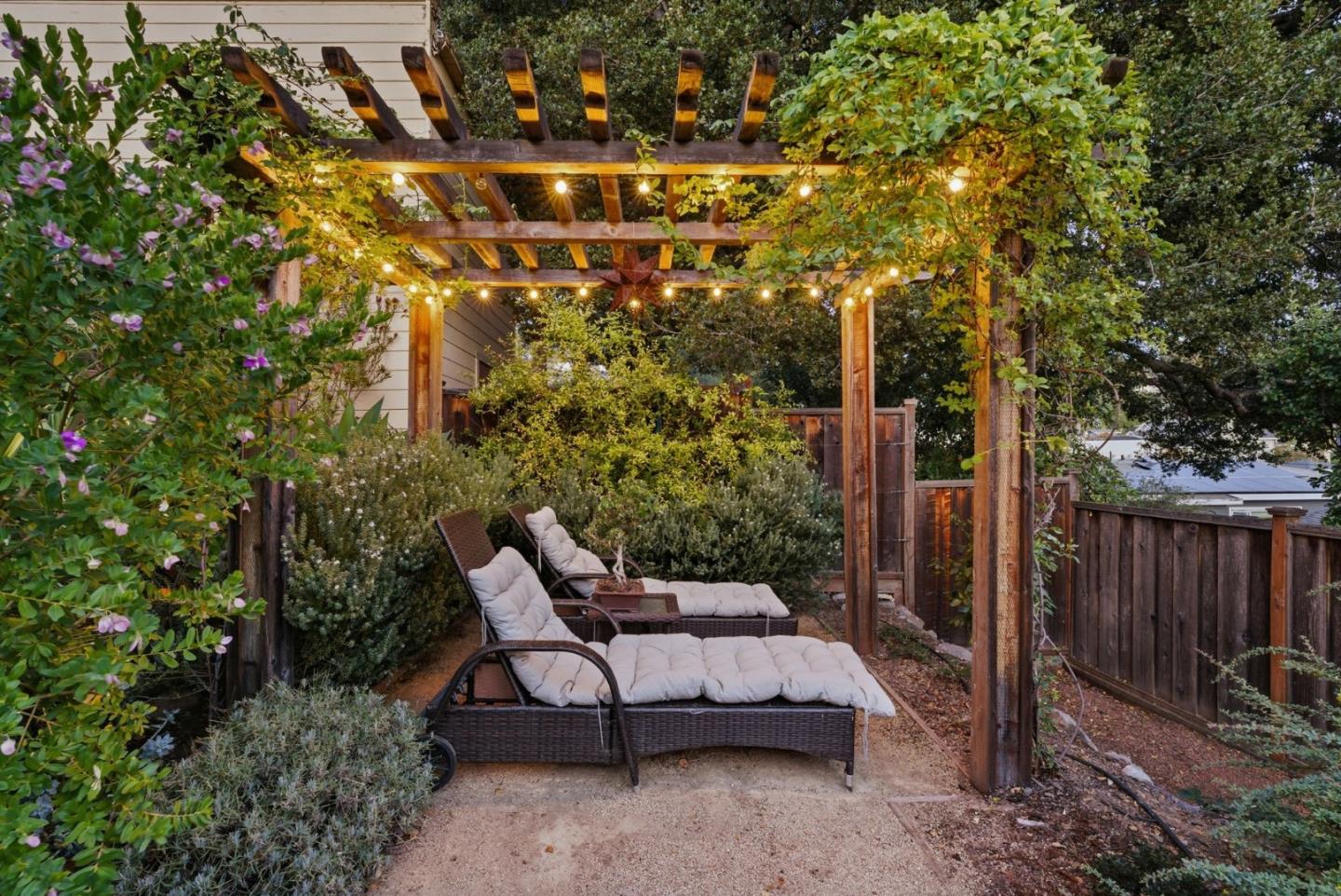 Detail Gallery Image 29 of 36 For 240 Wildwood Ave, Piedmont,  CA 94610 - 3 Beds | 2 Baths