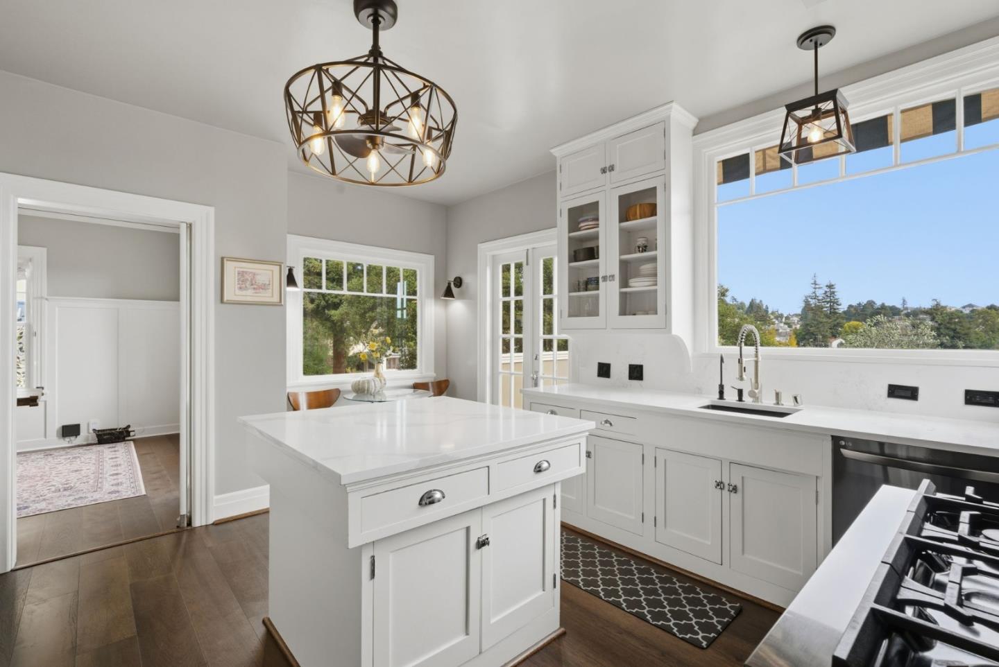 Detail Gallery Image 6 of 36 For 240 Wildwood Ave, Piedmont,  CA 94610 - 3 Beds | 2 Baths