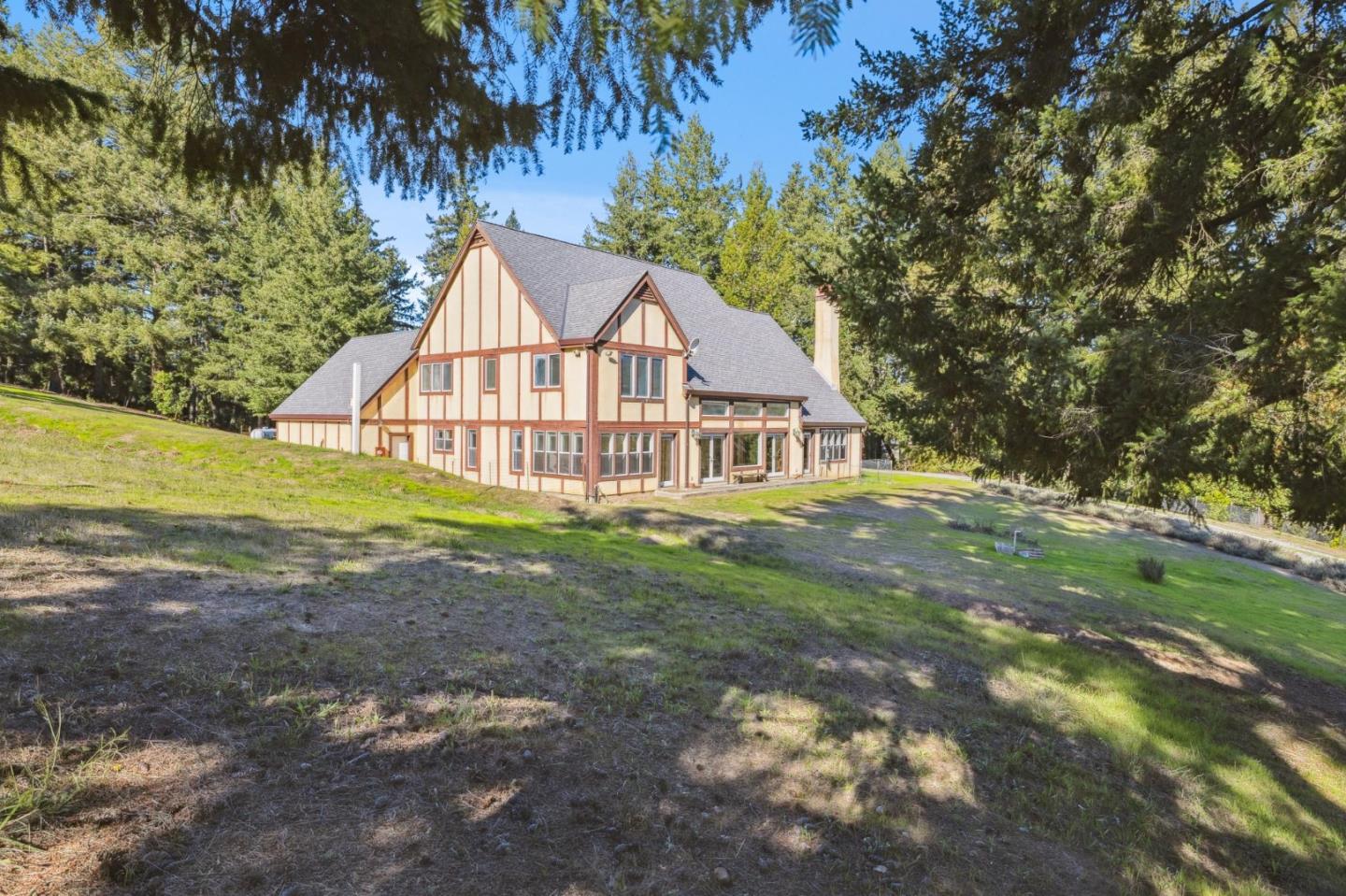 Detail Gallery Image 13 of 72 For 24595 Skyland Rd, Los Gatos,  CA 95033 - 4 Beds | 3/1 Baths