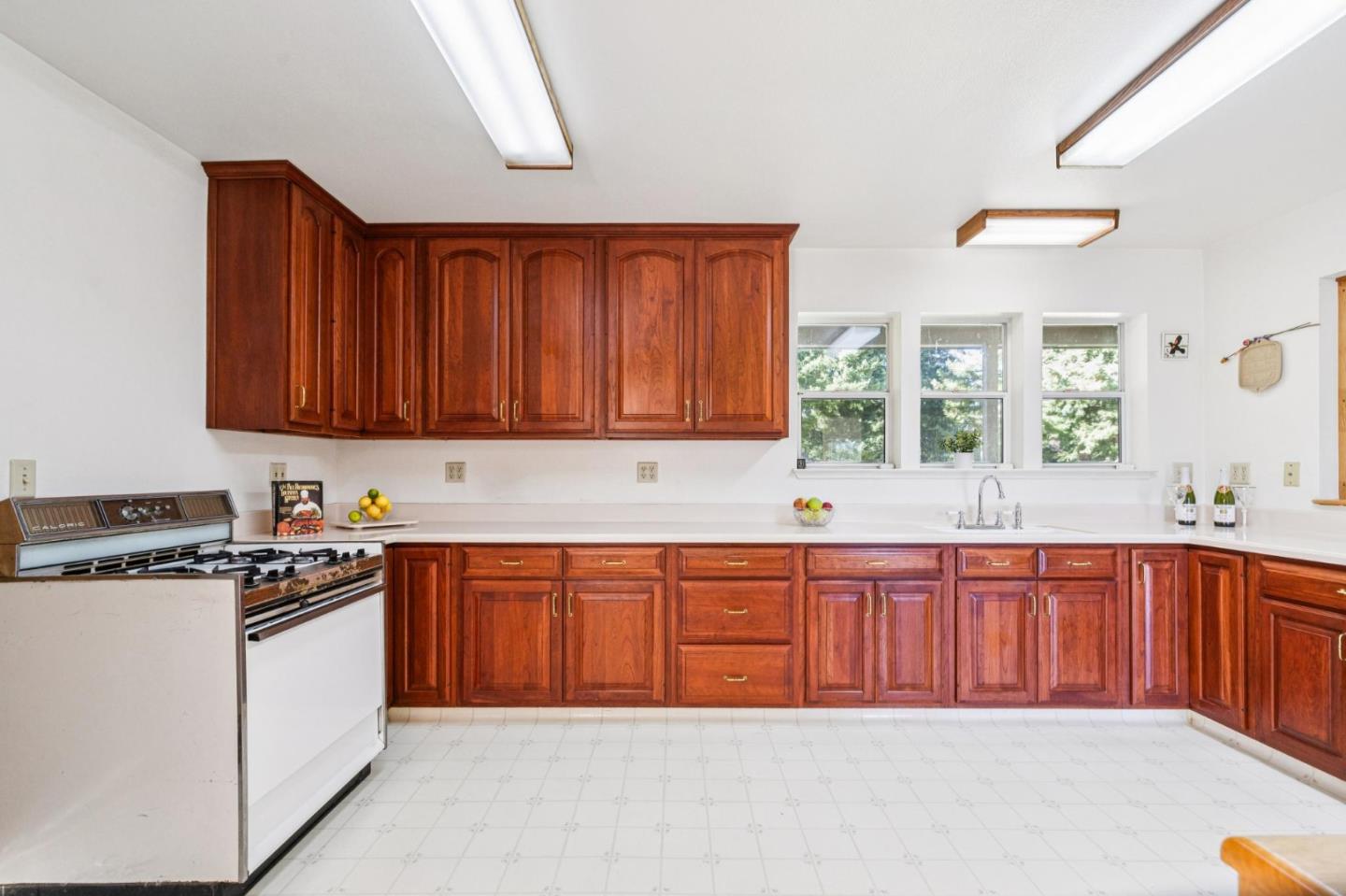 Detail Gallery Image 34 of 72 For 24595 Skyland Rd, Los Gatos,  CA 95033 - 4 Beds | 3/1 Baths