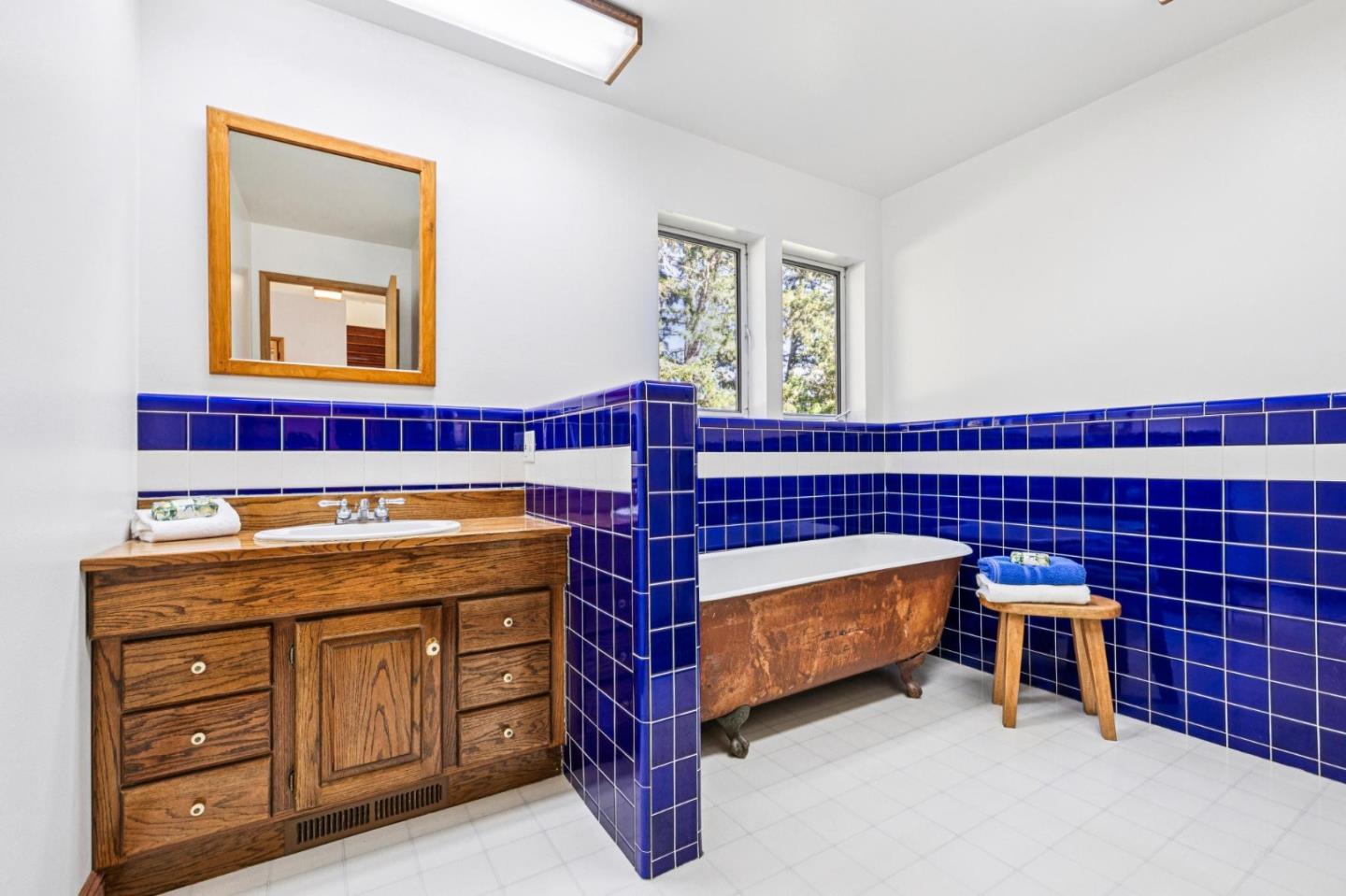 Detail Gallery Image 46 of 72 For 24595 Skyland Rd, Los Gatos,  CA 95033 - 4 Beds | 3/1 Baths