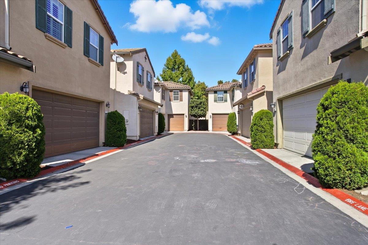 Detail Gallery Image 32 of 35 For 125 Lusitano Way, Gilroy,  CA 95020 - 4 Beds | 3 Baths