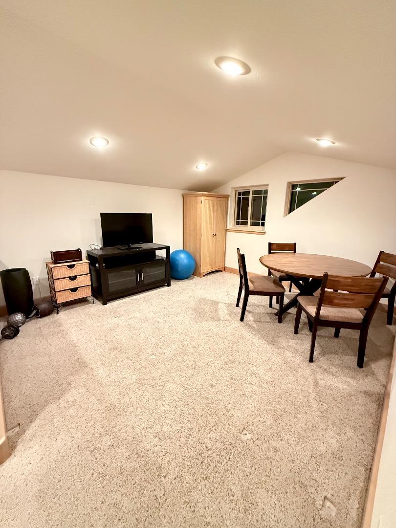 Detail Gallery Image 28 of 31 For 1528 Chippewa St, South Lake Tahoe,  CA 96150 - 5 Beds | 3 Baths