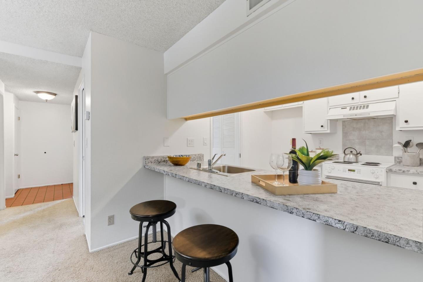 Detail Gallery Image 11 of 27 For 1123 San Ramon Valley Blvd, Danville,  CA 94526 - 3 Beds | 2/1 Baths