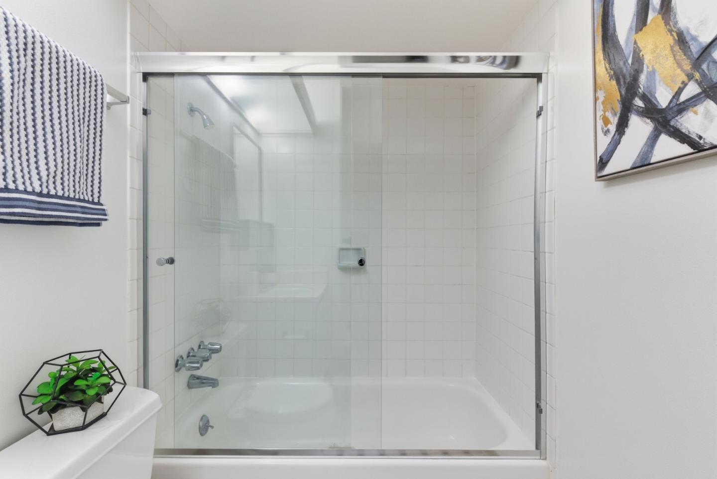 Detail Gallery Image 21 of 27 For 1123 San Ramon Valley Blvd, Danville,  CA 94526 - 3 Beds | 2/1 Baths