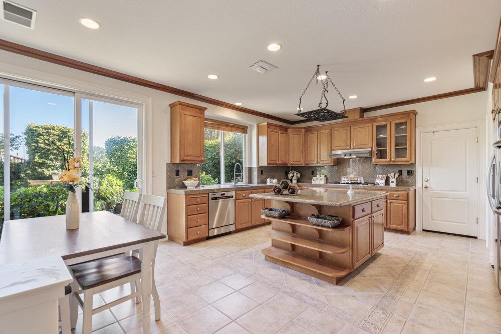 Detail Gallery Image 22 of 85 For 310 via Vaquero Norte, San Juan Bautista,  CA 95045 - 4 Beds | 3/1 Baths