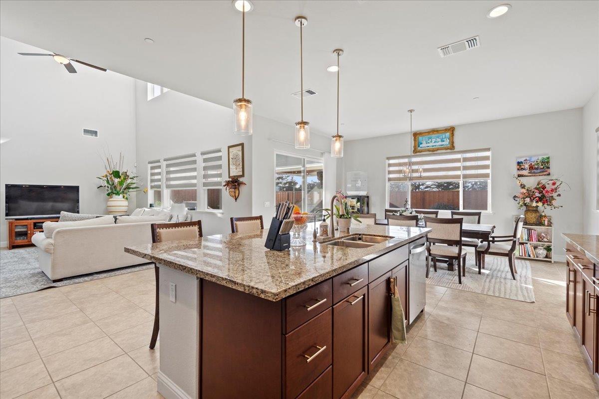 Detail Gallery Image 10 of 23 For 3013 Arido Way, Marina,  CA 93933 - 4 Beds | 3 Baths