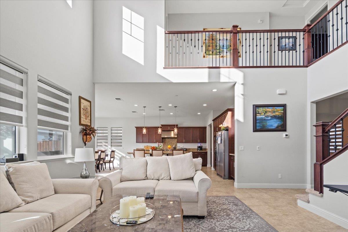 Detail Gallery Image 3 of 23 For 3013 Arido Way, Marina,  CA 93933 - 4 Beds | 3 Baths