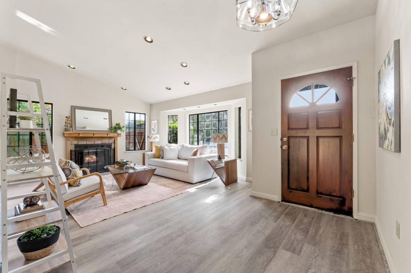 Detail Gallery Image 2 of 58 For 847 Wren Dr, San Jose,  CA 95125 - 3 Beds | 2 Baths