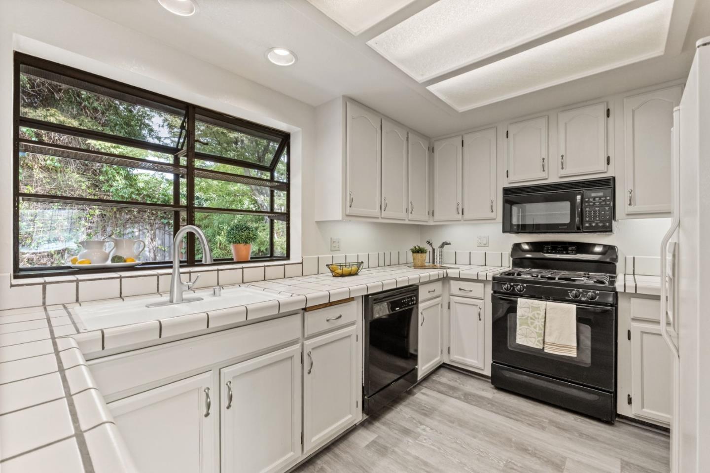 Detail Gallery Image 21 of 58 For 847 Wren Dr, San Jose,  CA 95125 - 3 Beds | 2 Baths