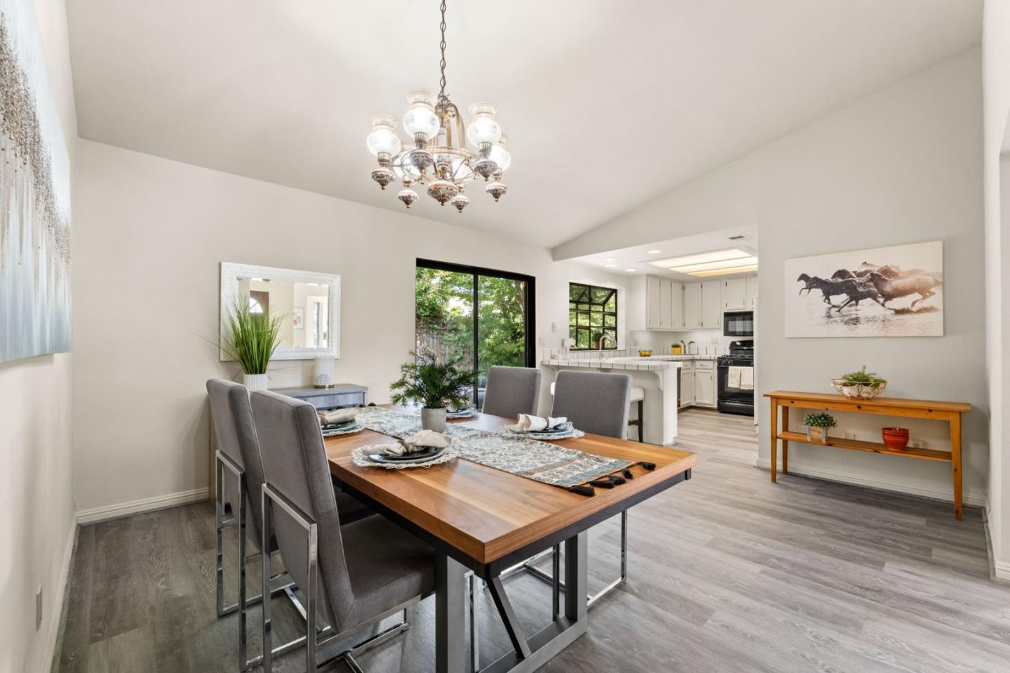 Detail Gallery Image 4 of 58 For 847 Wren Dr, San Jose,  CA 95125 - 3 Beds | 2 Baths