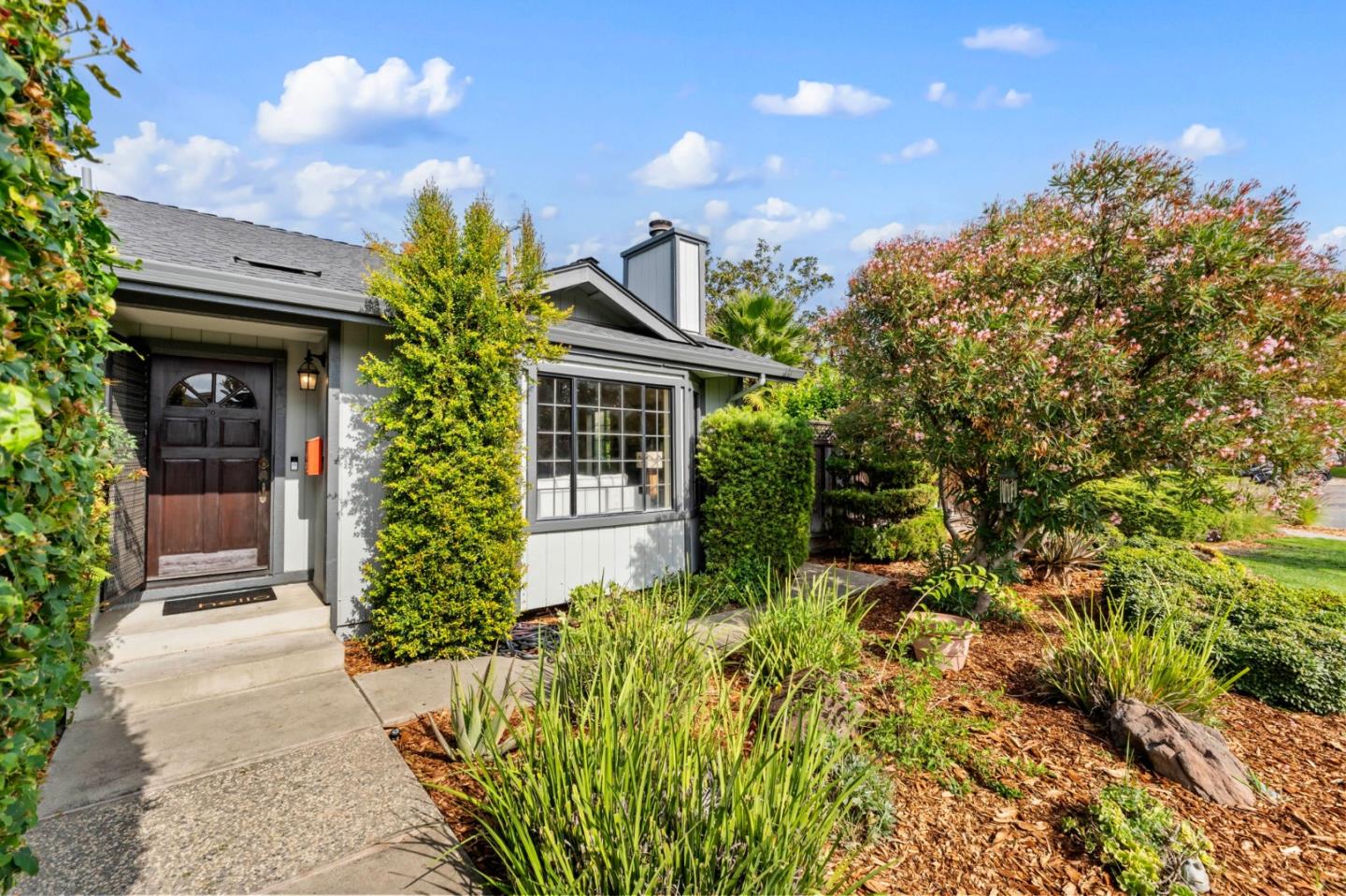 Detail Gallery Image 6 of 58 For 847 Wren Dr, San Jose,  CA 95125 - 3 Beds | 2 Baths