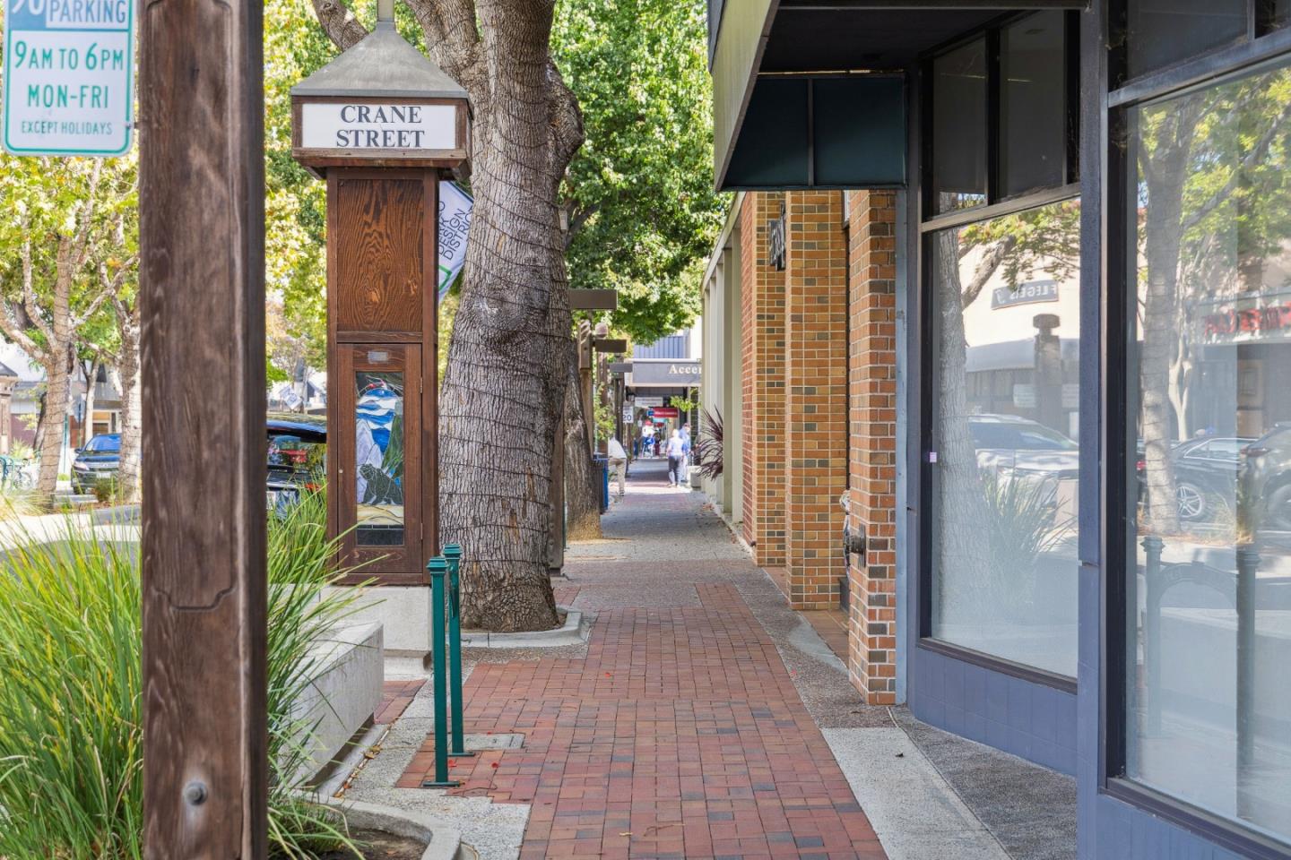 Detail Gallery Image 6 of 10 For 308 Yale Rd, Menlo Park,  CA 94025 - 5 Beds | 4/1 Baths